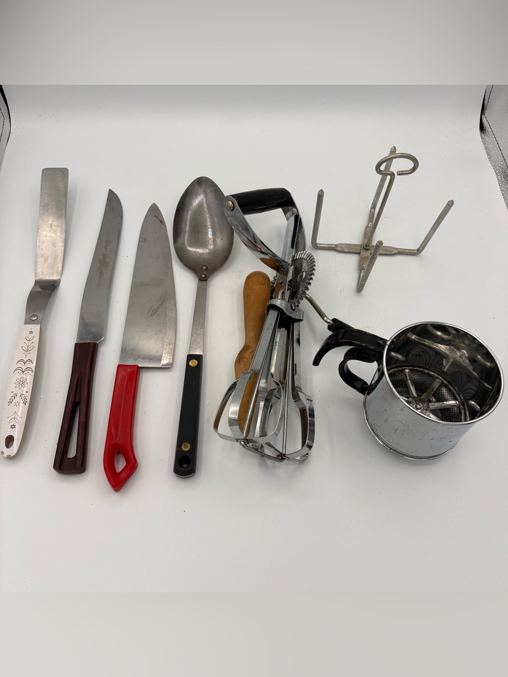 8 Pc Lot Vtg MCM Kitchen Utensils Ekco Egg Beater Sifter Bakelite Knife Tool USA